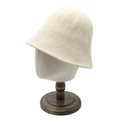 Detalle del sombrero de pescador de chenilla blanco roto con textura de punto acanalado - Beige / M (56-58cm)