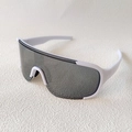 Gafas de ciclismo deportivas con montura blanca envolvente y lentes gris oscuro - Montura Blanca Espejo Plateado