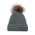 Detalle del tejido de trenzas de un gorro gris de invierno con pompón de piel sintética - M (56-58cm) / Gris