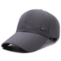 Berretto da baseball in cotone grigio con visiera lunga ed emblema sport laterale - Regolabile / Grigio