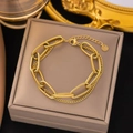 Elegante pulsera de doble capa en acero de titanio chapado en oro de 18k para mujer - Cadena de Doble Capa Apilada (E219) Dorado