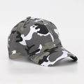 Détail d'une casquette de baseball camouflage à six panneaux en tons gris et noirs - Camouflage de Ville (B)