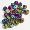 Vue macro de perles de volleyball en acrylique colorées pour bijoux faits à la main - Style Volley-ball (12mm-Noir avec lignes colorées) / 50 Pcs/Paquet