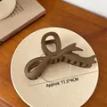 Matte dark brown bow-shaped hair claw clip in 11.5cm size for thick hair styling - 11.5cm x 4cm / Light Coffee