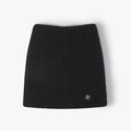 Bonnet en maille noire avec oreilles de chat et badge métallique lettre R élégant - Taille unique / Noir
