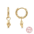 Gouden 925 sterling zilveren oorringen met een schelphanger en witte zirkonia steentjes - Wulk Stijl (Goud-Stijl 2) / 925 zilver