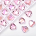 Macro di strass in cristallo rosa a forma di cuore da 12 mm su sfondo bianco - Cuore Trasparente Boutique G4 12MM / Rosa Chiaro Rivestito