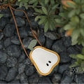 Cute pear-shaped crossbody bag for kids in white and yellow lychee textured leather - New Pear Earthy Yellow