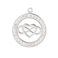 Macro de un colgante de plata con corazón e infinito y diamantes de imitación en el borde - Colgante redondo hueco de infinito de corazón color acero (KLJ2716-Z)