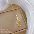 Detalle del collar de gota de agua dorada con grabado mama y acentos de cristal - MAMA Estilo Gota de Agua Dorado (G341)
