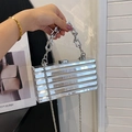 Silberne Acryl-Abendtasche mit klobigem Kettengriff und Umhängeriemen für Damen - Horizontaler Streifen / Silber