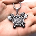 Collar de hacha vikinga nórdica vintage con colgante de escudo de la Horda en acero pulido - Hachas Dobles