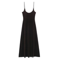 Elegantes langes Samtkleid mit Spaghettiträgern und luxuriösem Glanzeffekt - XS / Kaffeebraun