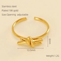 Verstellbarer Knotring aus Edelstahl mit 18K Goldbeschichtung und 13,5mm breiter Oberfläche - Knotenform (ZX726) / Gold - Knotenstil