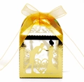 Nahaufnahme der goldenen Laser-Cut-Geschenkbox in Herzform mit Dankeschön-Schriftzug - Reflektierendes Gold