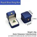 Écrin à bagues carré en similicuir bleu avec couronne dorée et doublure en velours - Boîte à bague / Bleu