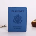 Custodia per passaporto USA blu con stemma goffrato e raffinata consistenza in pelle sintetica - Blu