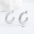 Pendientes retro en forma de C plateados con perlas y turquesas, tamaño 20 mm - Estilo Texturizado de Cuerda en Forma de C