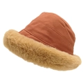 Winterlicher Thermo-Anglerhut in Karamell mit dickem beigem Kunstfellfutter für Kälteschutz - Erwachsene Einheitsgröße (56-62cm) / Hellrot