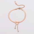 Pulsera de cadena de serpiente en oro rosa con colgante Love redondo y cierre de mosquetón - Oro rosa