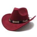Chapeau fedora en laine bordeaux avec ruban en cuir noir et détails d'œillets en métal - M (56-58cm) / Bordeaux