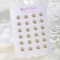 Lot de 12 paires de boucles d'oreilles marguerites dorées avec cristaux sur support - Ensemble Boucles d'Oreilles Marguerite Plaqué Or 14K