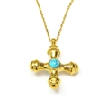 Détail d'un pendentif croix dorée serti d'une pierre turquoise sur une fine chaîne en O - Or Turquoise