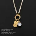 Elegante collana in acciaio inossidabile placcata oro 14K con cristallo e lettera J - Lettera J