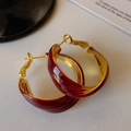 Orecchini a cerchio a forma di C placcati in oro con smalto rosso e trama a spirale - Rosso Ancorra