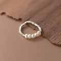 Minimalistischer S925 Silberring mit fünf runden Perlen und unregelmäßiger Perlenstruktur - S925 Silber Naturperle Zerstoßenes Silber Ring / 925er Silber