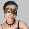 Elegant gold lace masquerade eye mask with a matching black beaded choker necklace - One Size / Gold