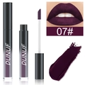 Rouge à lèvres liquide mat violet foncé 07 avec applicateur et détail d'estompage - Taille 7