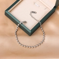 Elegante pulsera de cuentas de plata en acero inoxidable pulido con cierre de mosquetón - Pulsera de perlas / Plateado