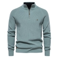 Dettaglio ravvicinato della maglia da uomo azzurra con mezza zip e trama a costine fine - S / Blu Lago