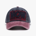 Berretto da baseball bicolore blu e rosso con ricamo NOW e trama denim lavato - Regolabile / Blu navy