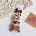 Detalle del set de 5 pinzas para el cabello en marrón y beige con lazos y flores - 1# Flor de Peluche/Clip BB de Punto con Borde Blanco (Juego de 5)