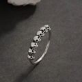 Anello teschio punk retrò in lega d'argento con sette piccoli disegni gotici unici - Aperto Regolabile / Fascia con teschi argento antico (S324)