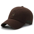 Casquette de baseball en coton marron foncé avec logo H brodé et texte NIKATE - Réglable / Café