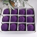 Set di 12 palline di Natale viola floccate in scatola bianca con texture 3D - 6cm 12 Pezzi / Viola
