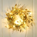 Goldener Weihnachtskranz mit LED-Lichtern, Glitzerkugeln und Metallblättern für die Haustür - Goldkugel Blatt Rebenkranz (mit Licht)