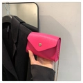 Petit sac bandoulière rose à motif crocodile avec fine bandoulière chaîne dorée - Rose Rouge
