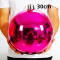 Große rosa glänzende 30cm Weihnachtskugel als Dekoration, in den Händen gehalten - 1 Stück (30cm) / Glänzend Rosarot