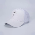 Cappellino trucker bianco in rete con croce ricamata e chiusura regolabile estiva - Taglia unica / Bianco