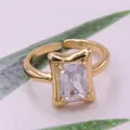 Anello regolabile classico placcato oro 18K con un grande zircone rettangolare - Aperto Regolabile / Oro