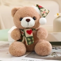 Ours en peluche de Noël marron clair avec écharpe à cœur rouge et bonnet de fête assorti - Style C Écharpe à carreaux rouge et vert / Fauve
