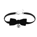 Détail d'un ras-du-cou en velours noir avec un nœud et un grelot argenté sur fond blanc - 11# Choker Velours Noir avec Cloche