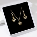 Parure collier et boucles d'oreilles dorée à l'or 18K avec zircons cubiques géométriques - Coffret Cadeau 3 Pièces Or