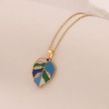 Collar de hoja dorada con esmalte multicolor y detalles de cristal para mujer - Azul