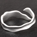 Minimalistischer S925 Sterlingsilber Mattierter Wellenring mit verstellbarem Band - Offene Größe 14 (Einstellbar 12-17) / Silber