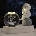 Luce notturna a sfera di cristallo astronauta con alce e base luminosa bianca - Compagno Cervo
